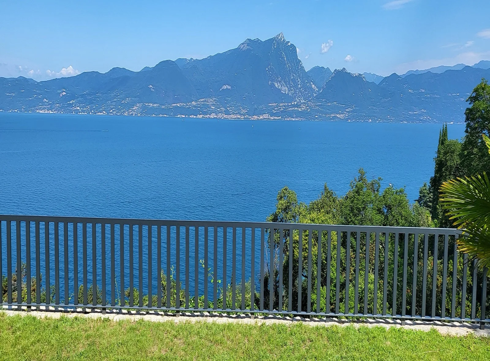 Outdoor balustrade